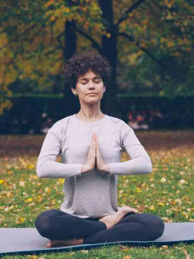 Read more about the article How to Fall Asleep Fast: 5-Minute Yoga Breathing Technique